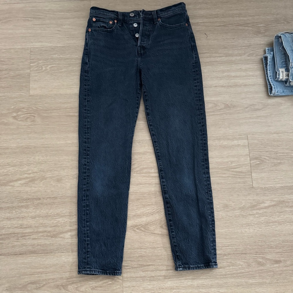 Like New Levi Wedgie Jeans